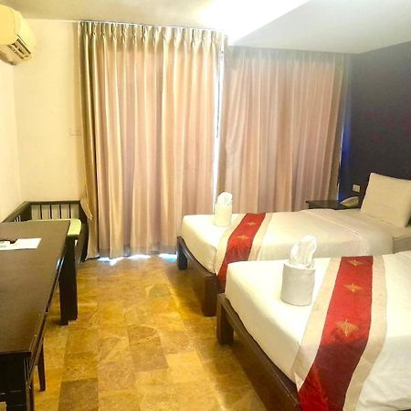 All Together Suite Hotel Bangkok Exterior photo